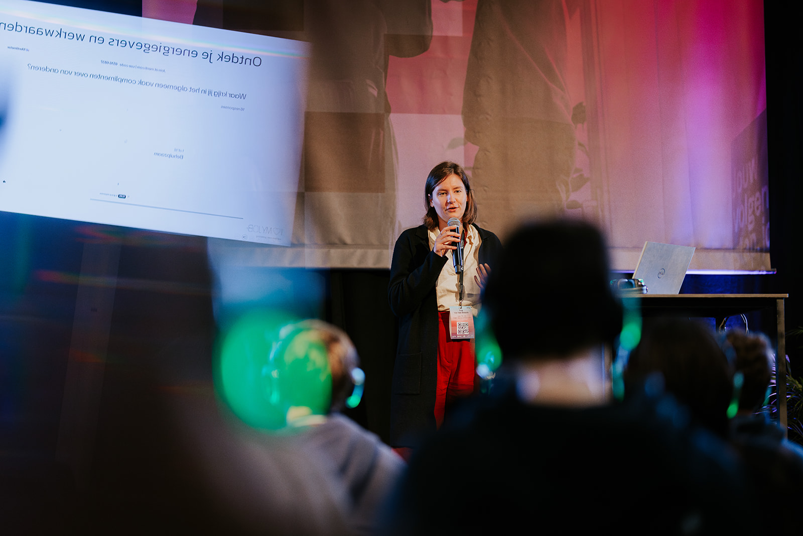 Intieme campfire stages